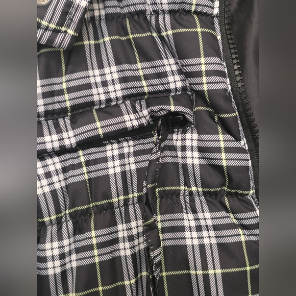 Girl's Bongo Plaid Puffer Vest with Hood - Picture 4 of 4